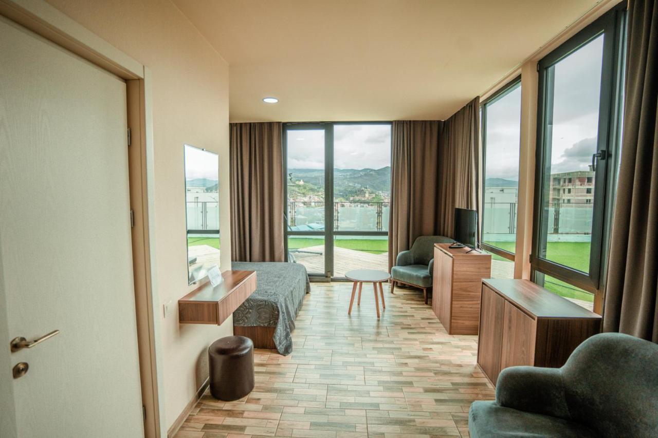 Hotel Grand View In Tbilisi Buitenkant foto