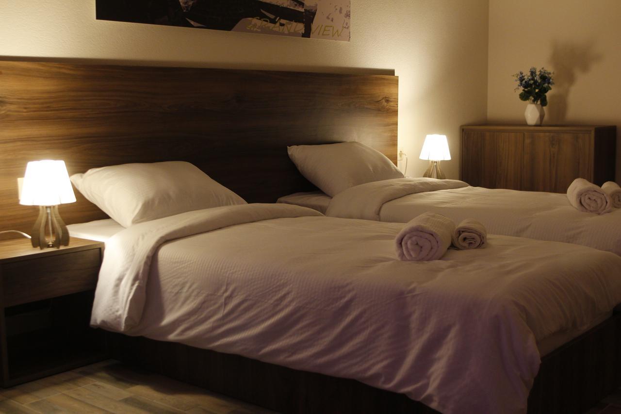Hotel Grand View In Tbilisi Buitenkant foto